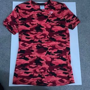 Gymshark fitted camo shirt